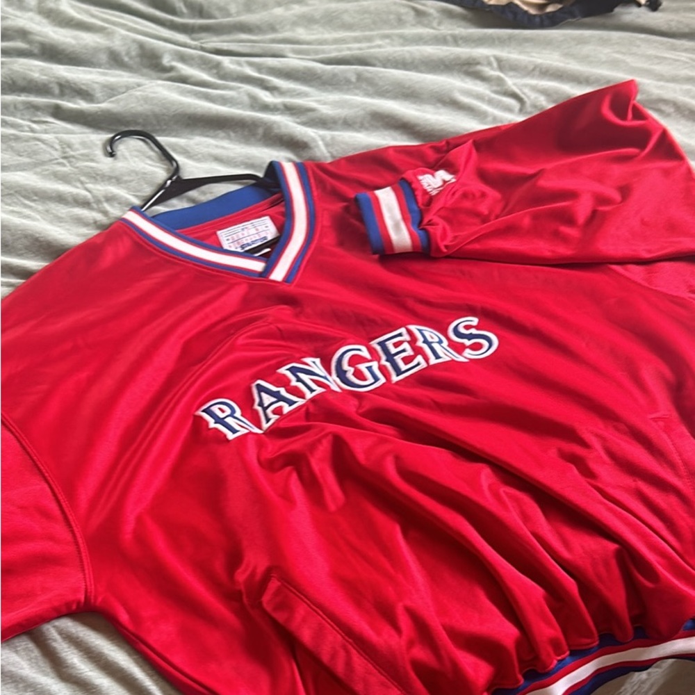 Men’s XL Texas Rangers long sleeve shirt
